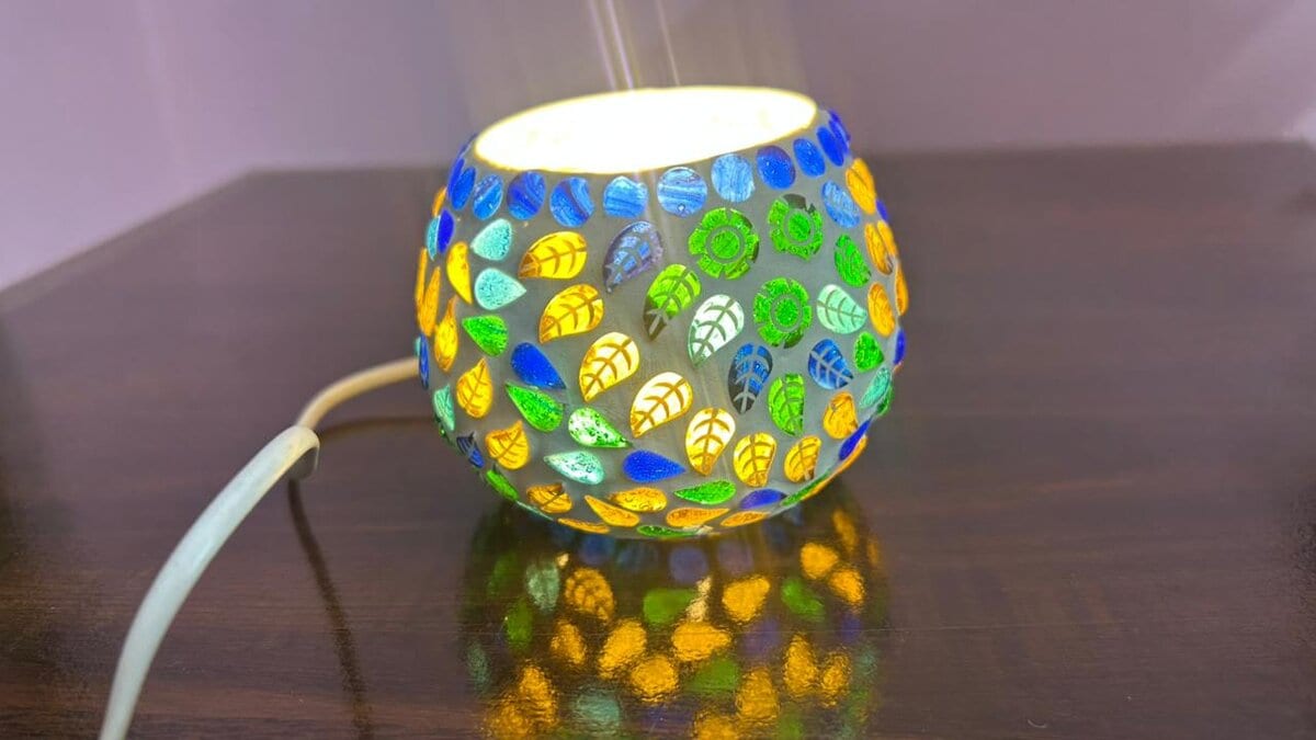 Mosaic Glass Globe Lamp · Yellow Blue Green Leaf