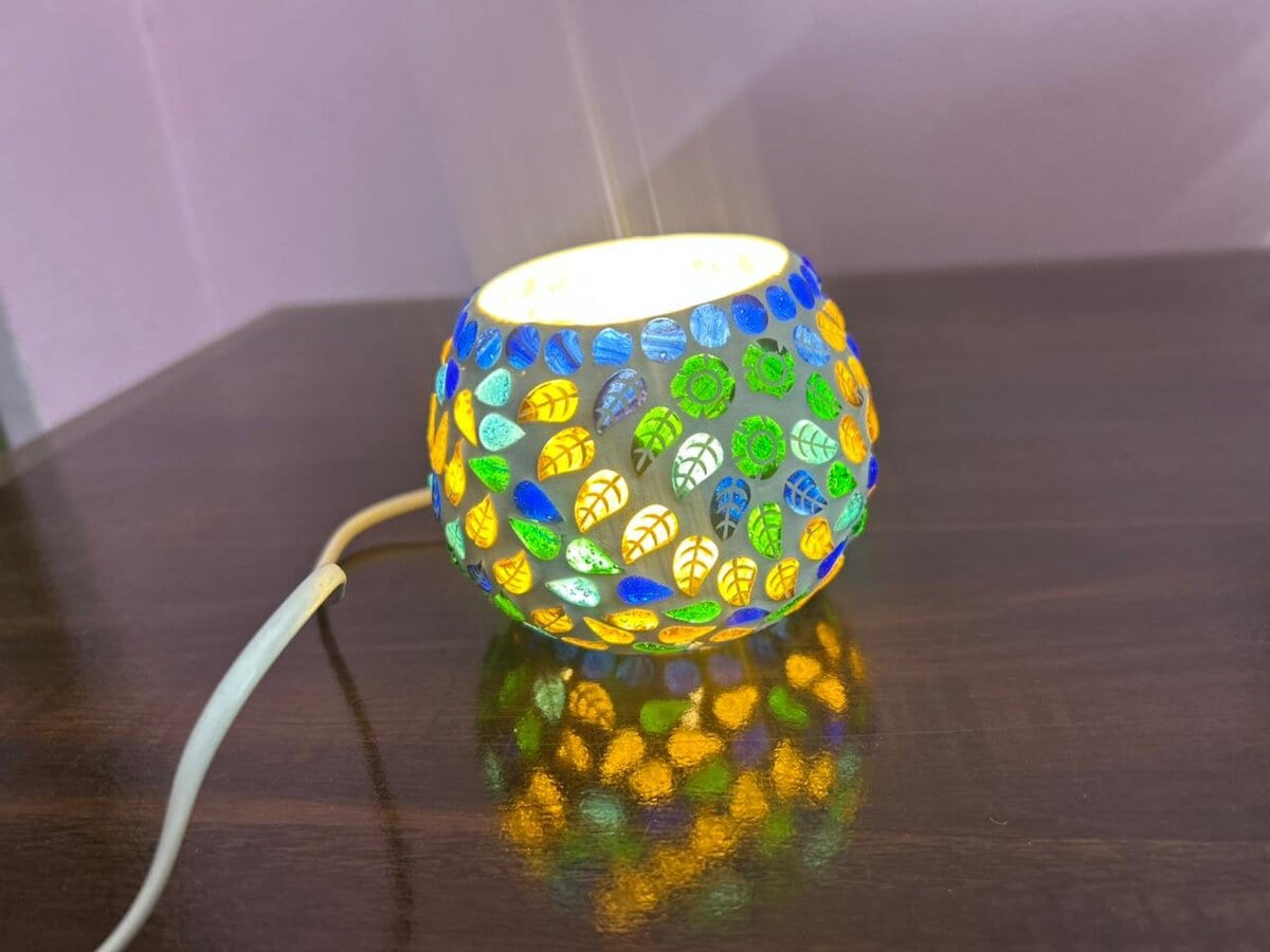 Mosaic Glass Globe Lamp · Yellow Blue Green Leaf